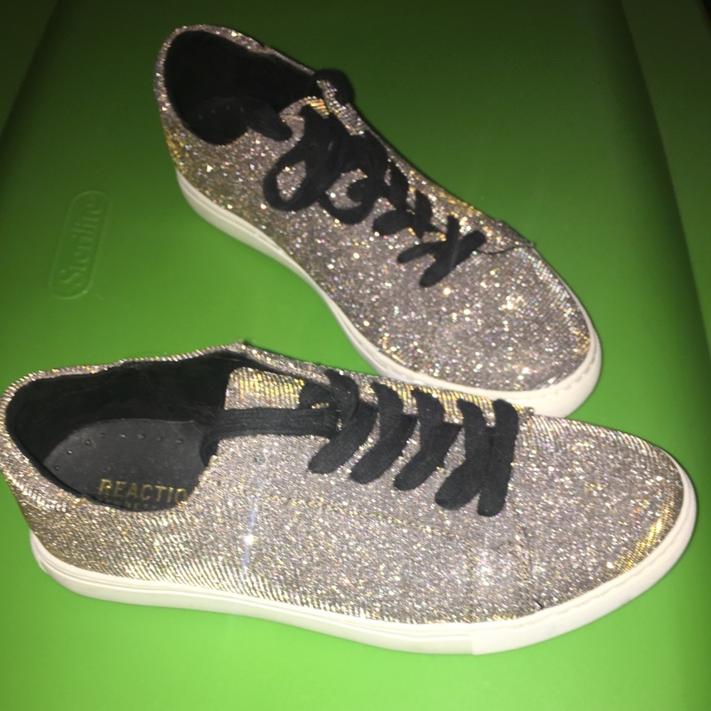 NEW Kenneth Cole Sparkle Sneakers - Picture 4 of 8